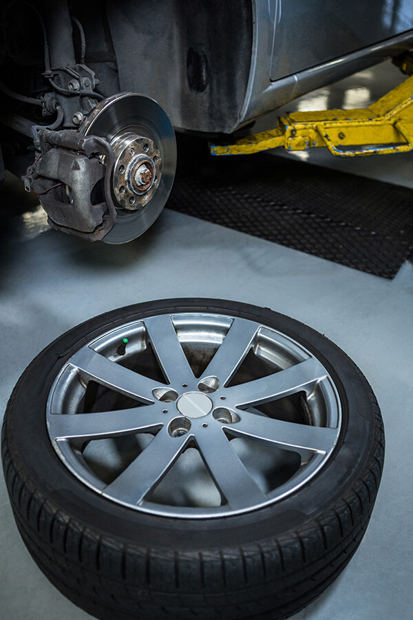 land rover wheel alignment near me